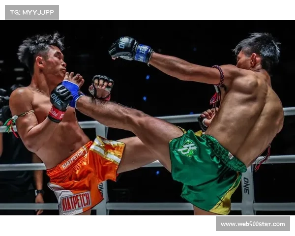 ONE 173赛前公开训练:吉成名高展示泰拳技术,状态饱满